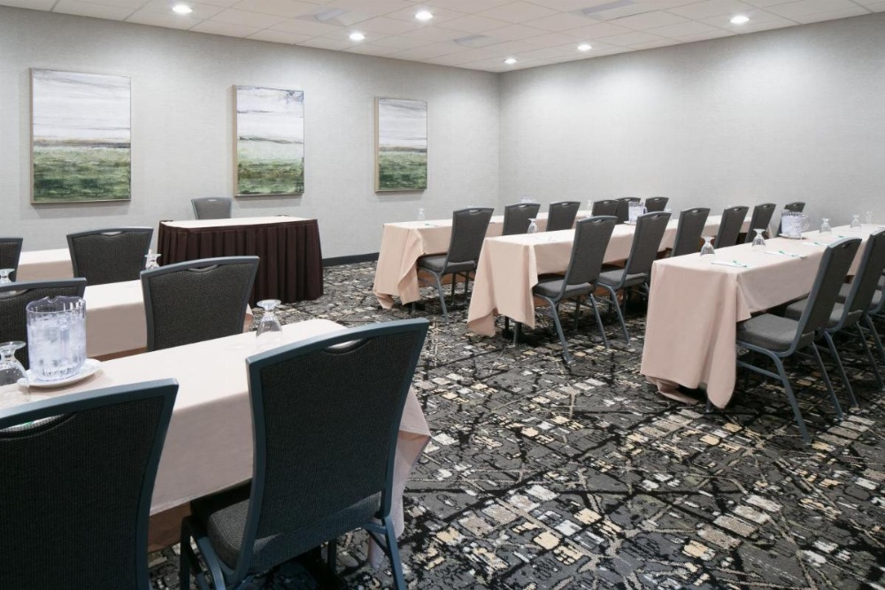 Holiday Inn Hotel & Suites Des Moines-Northwest Image 13