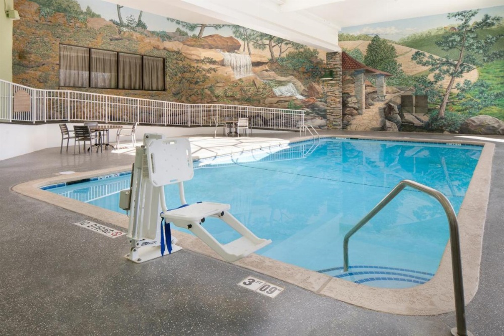 Holiday Inn Hotel & Suites Des Moines-Northwest Image 19