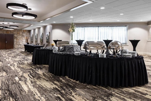 Holiday Inn Hotel & Suites Des Moines-Northwest image 21