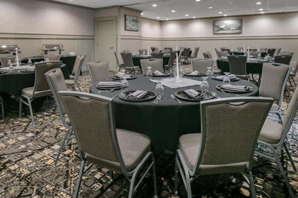 Holiday Inn Hotel & Suites Des Moines-Northwest Image 28