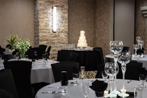Holiday Inn Hotel & Suites Des Moines-Northwest image 4